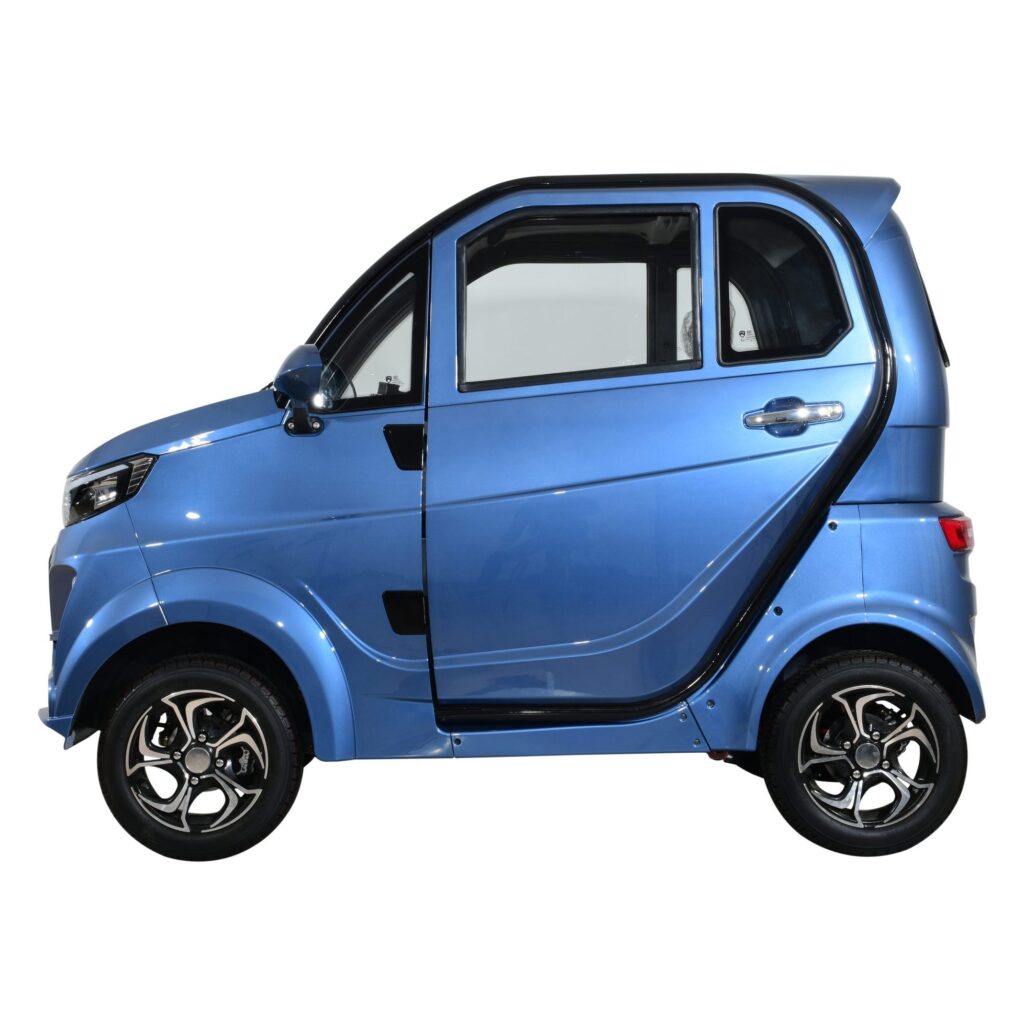 Side view of a blue Green Transporter Q Express electric vehicle with a compact design, featuring a single door on the visible side and stylish alloy wheels.